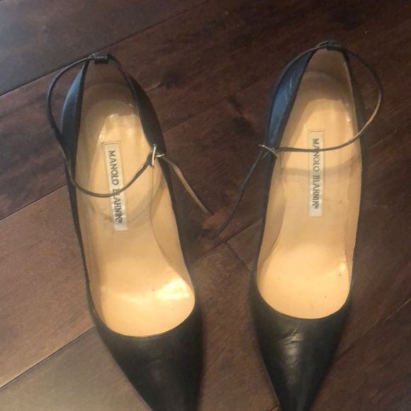 Manolo Blahnik heels with ankle strap - Picture 2 of 6